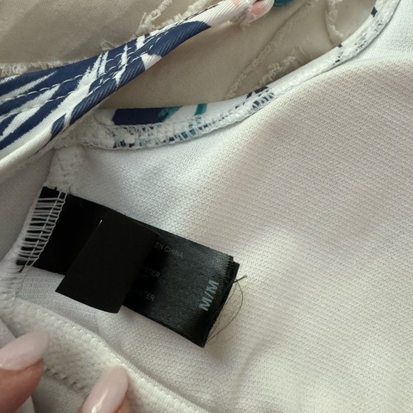 EUC Hurley low back one piece swimsuit Medium - Picture 9 of 11